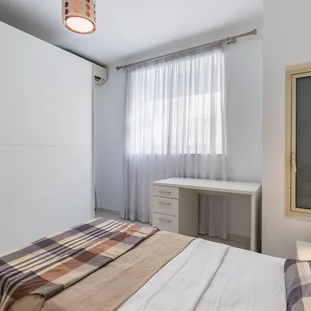 דירה Stunning - Sunnyside 3-bedroom *