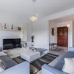 Stunning - Sunnyside 3-bedroom Apartmán Sliema