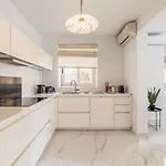 Stunning - Sunnyside 3-bedroom