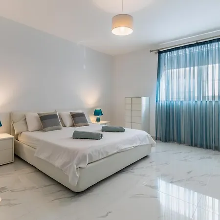 شقة Stunning - Sunnyside 3-bedroom *