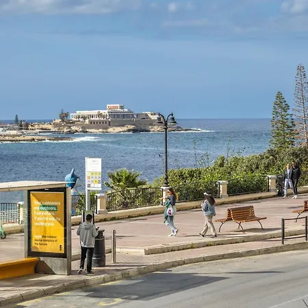 شقة Stunning - Sunnyside 3-bedroom *