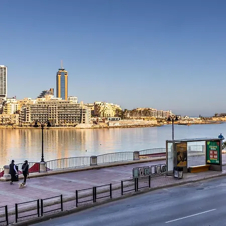 Stunning - Sunnyside 3-bedroom شقة